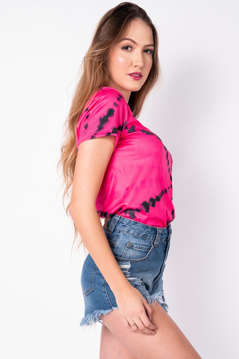 Blusa Básica com Nozinho Estampa Digital Tie Dye (Pink / Preto) | Ref: K2829-J