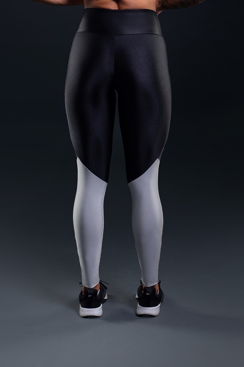 Calça Legging Tecido Platinado Tricolor com Recortes (Preto / Prata / Chumbo) | Ref: K3281-A