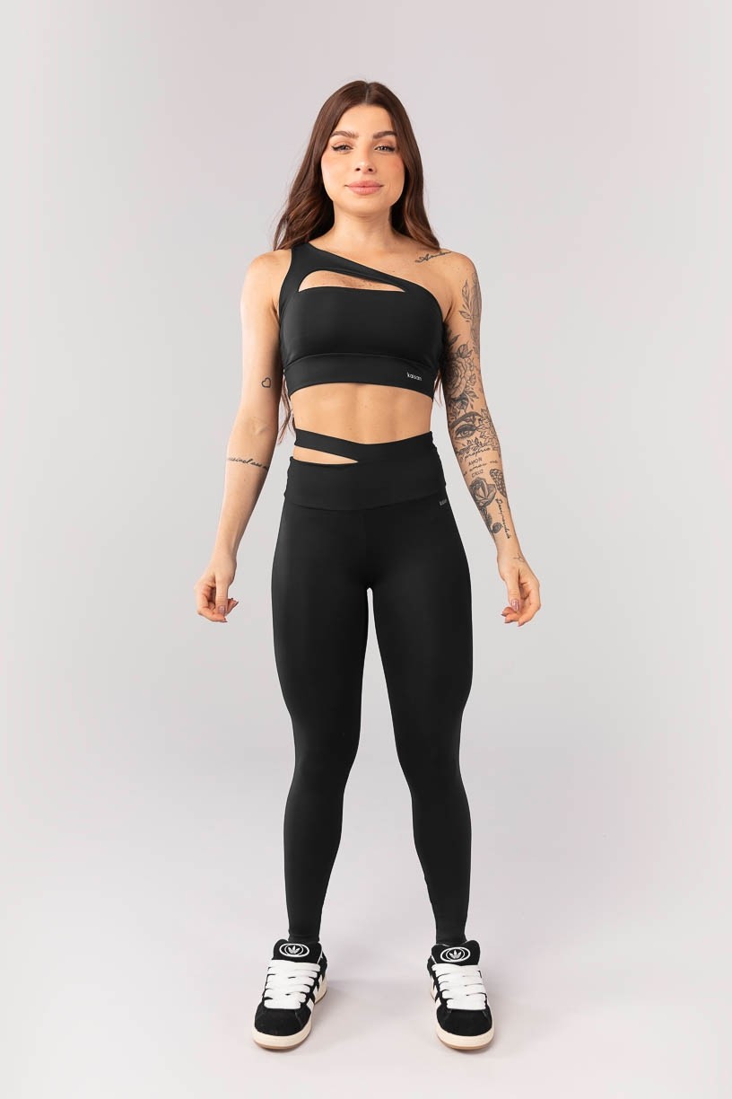 K4084-A_Calca_Legging_com_Abertura_no_Cos_Preto__Ref_K4084-A
