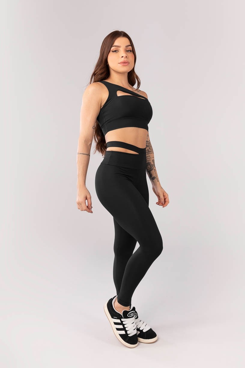 K4084-A_Calca_Legging_com_Abertura_no_Cos_Preto__Ref_K4084-A