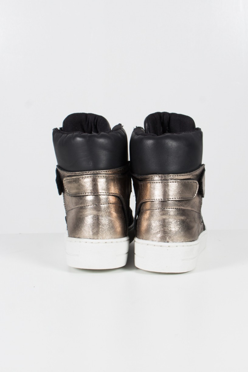 Sneaker Unissex Preto com Dourado | Ref: T33