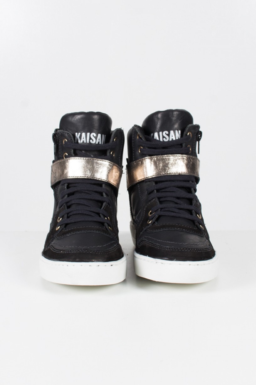 Sneaker Unissex Preto com Dourado | Ref: T33