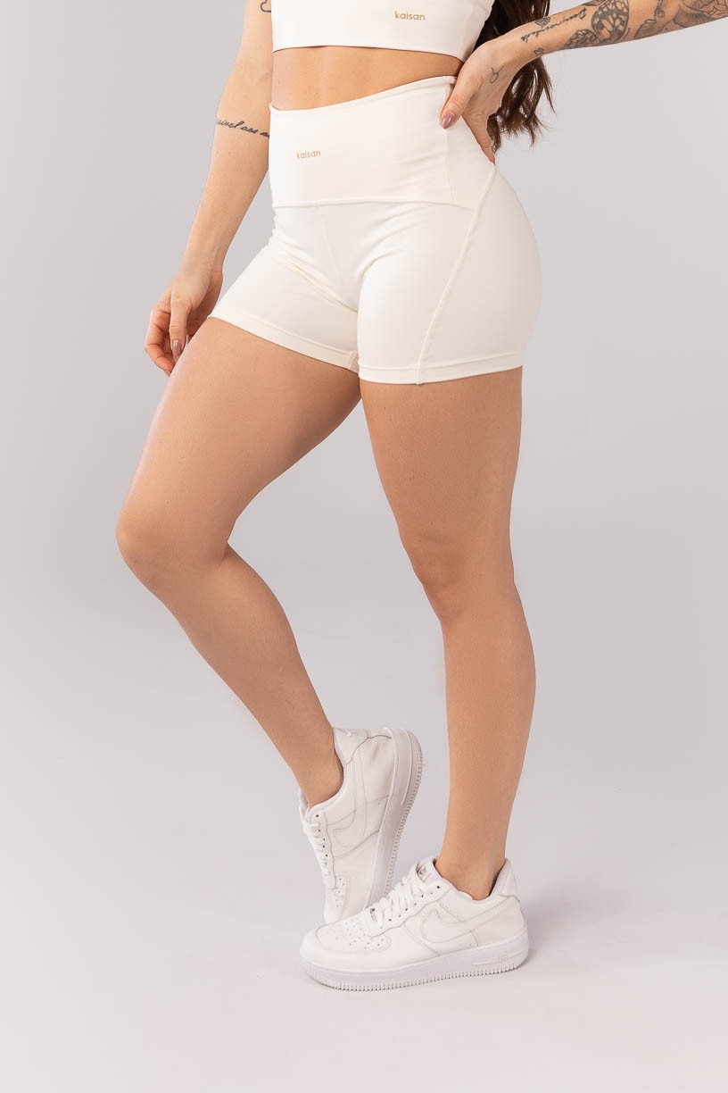 Short com Cós Diferenciado (Off White) | Ref: K4033-B