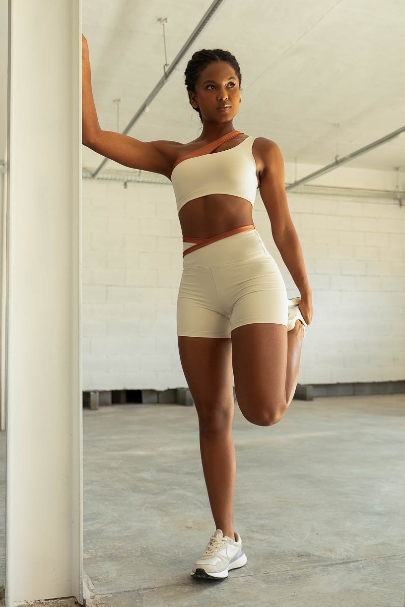 Short com Cós Transpassado e Vira (Bege / Cobre) | Ref: K4497-A
