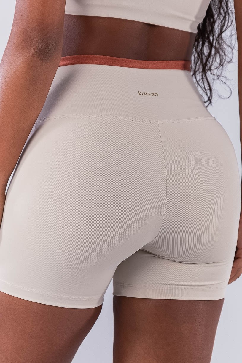 Short com Cós Transpassado e Vira (Bege / Cobre) | Ref: K4497-A