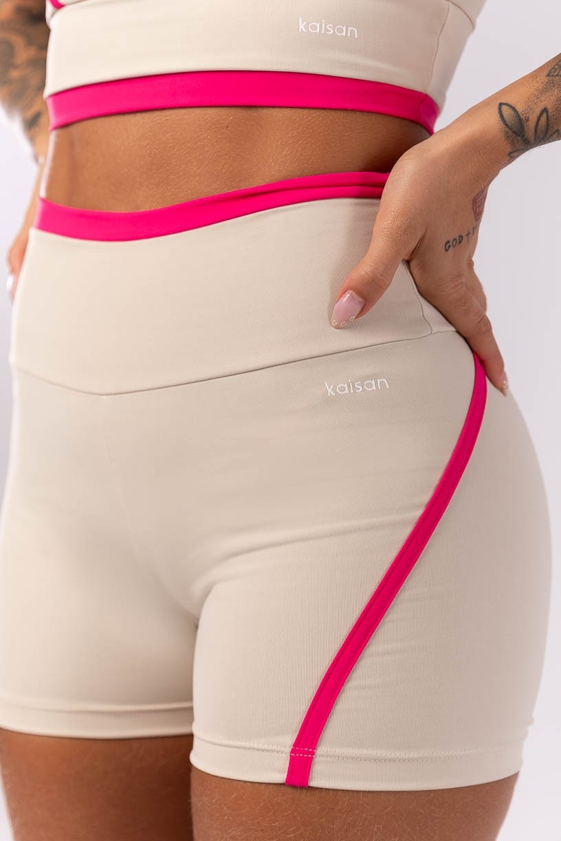 K4009-A_Short_com_Chapado_e_Vira_no_Cos_Off-White__Rosa__Ref:_K4009-A