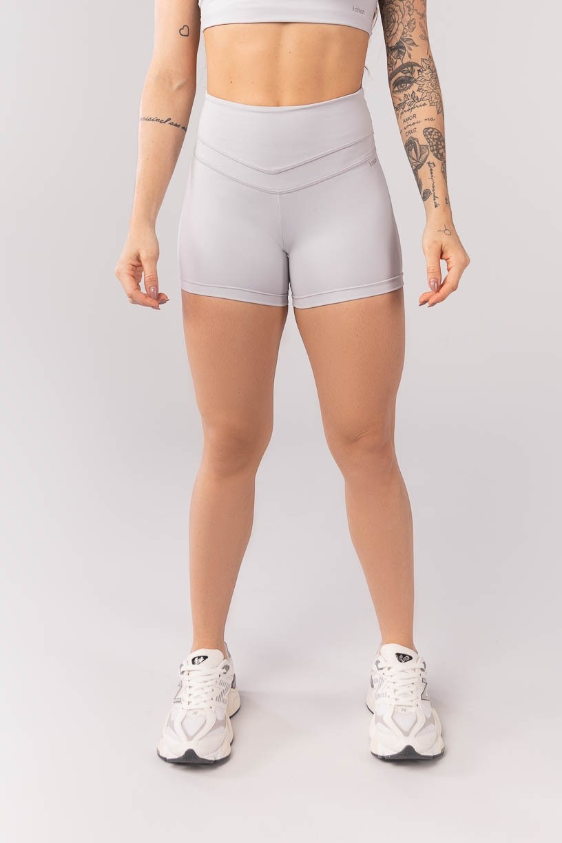 K4076-A_Short_com_Cobertura_no_Cos_Cinza_Claro__Ref:_K4076-A
