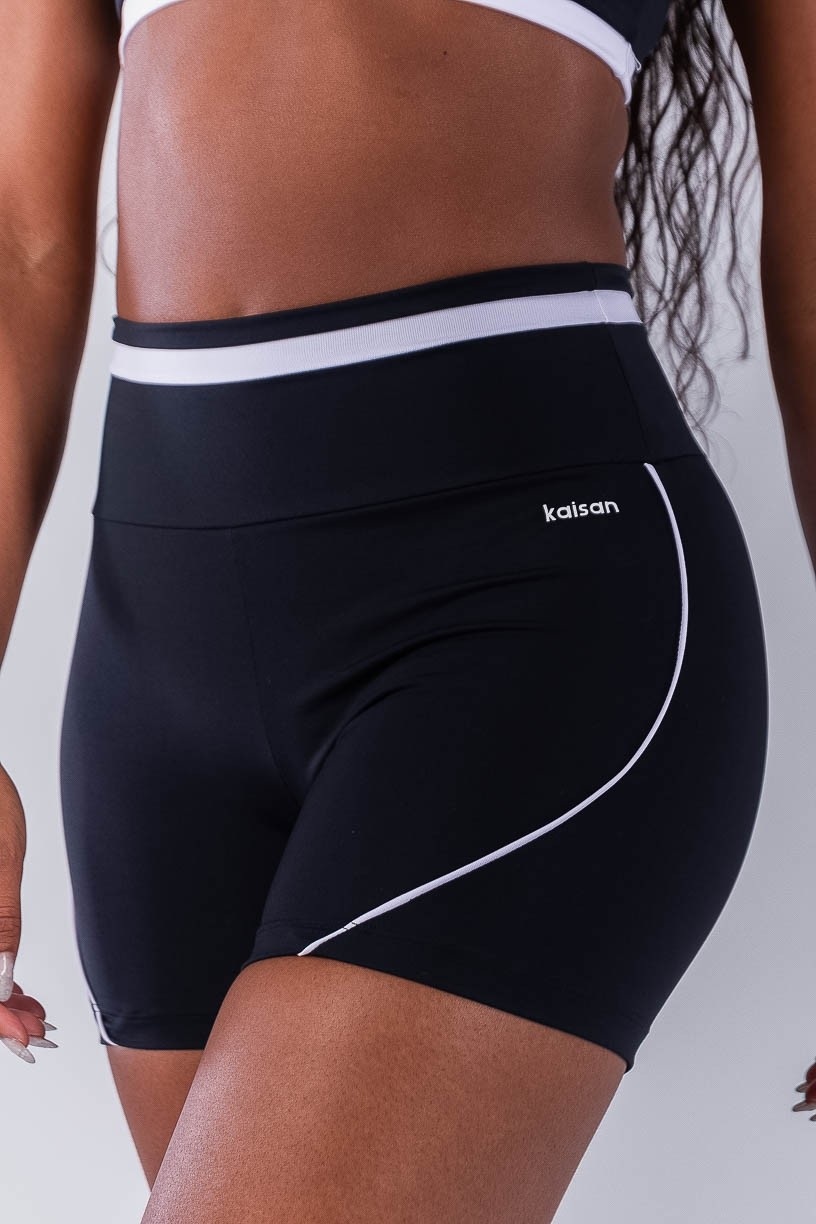 Short com Faixa no Cós e Vivo (Preto / Branco) | Ref: K4491-A