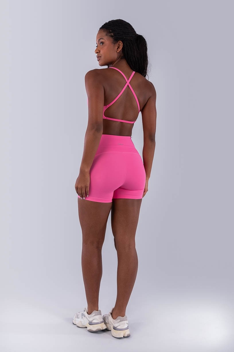 Short com Recortes e Cós Diferenciado (Rosa Chiclete) | Ref: K4480-B
