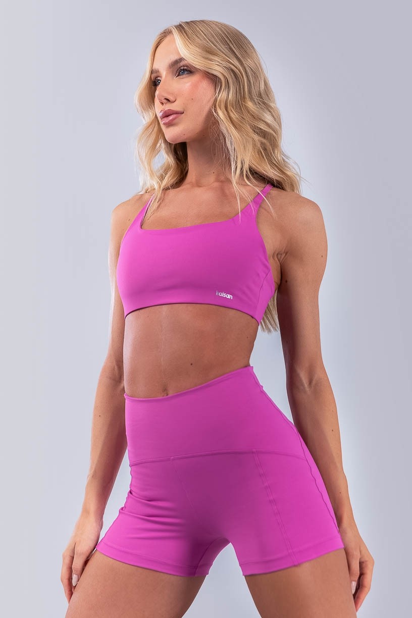 Short com Recortes e Cós Diferenciado (Rosa Fúcsia) | Ref: K4480-A