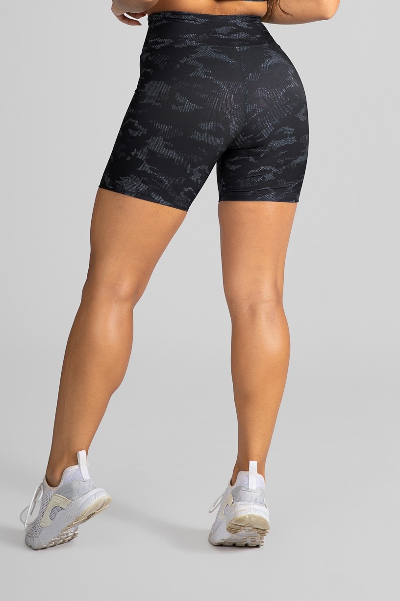 Short Fitness Meia Perna Estampa Digital Camouflaged Black | Ref: GO234-A