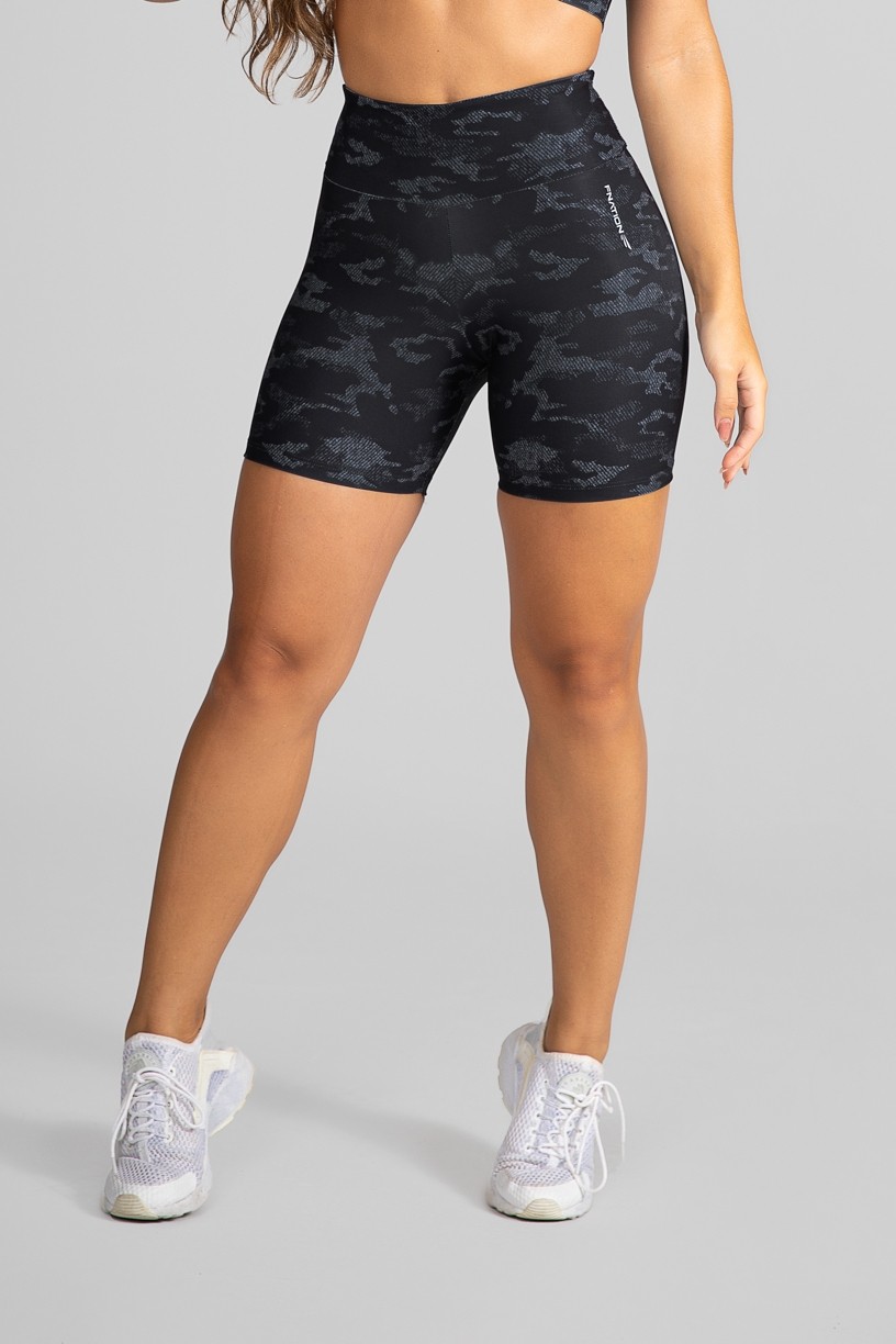 Short Fitness Meia Perna Estampa Digital Camouflaged Black | Ref: GO234-A