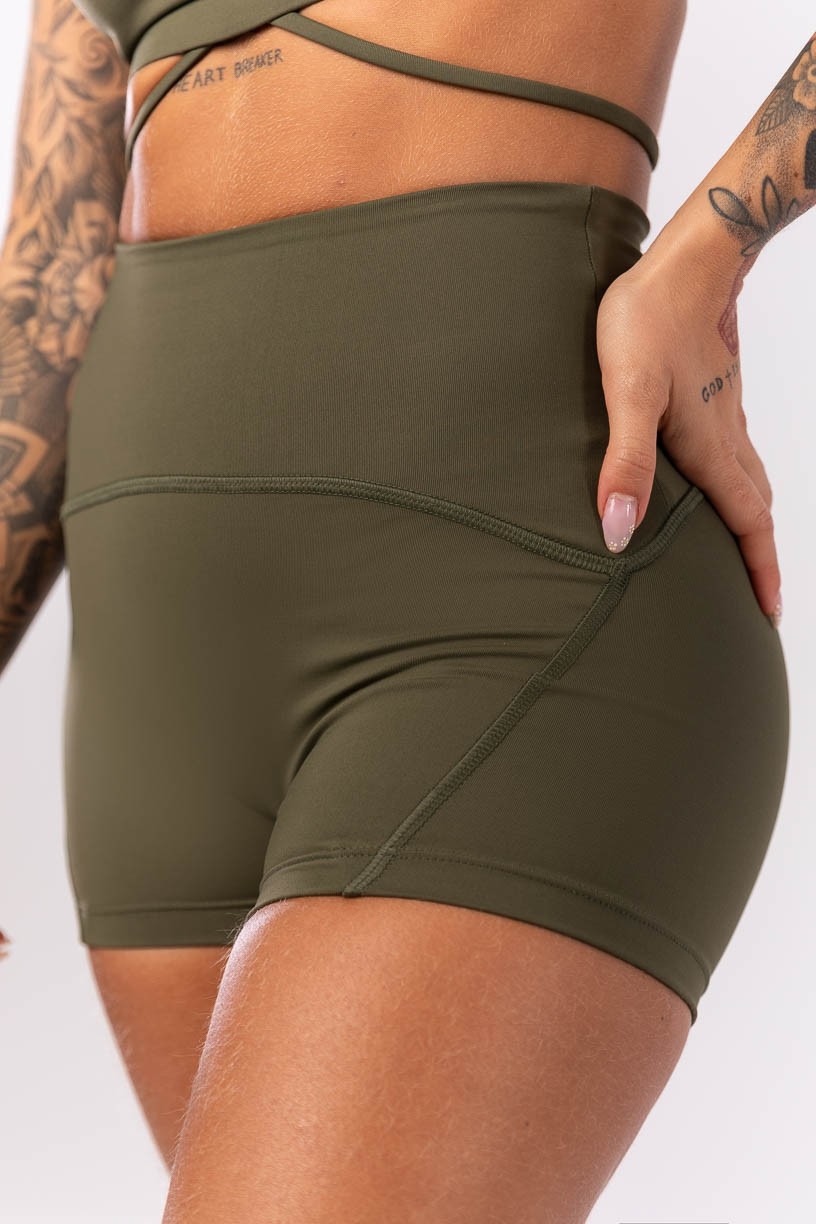 K4133-B_Short_sem_Gancho_Cos_em_V_Verde_Militar__Ref:_K4133-B