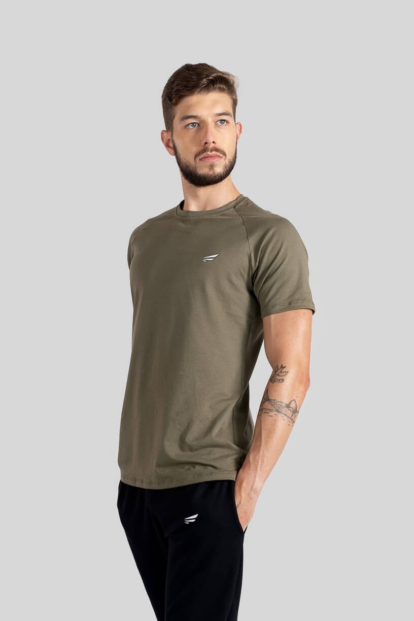 Camiseta Raglan Masculina (Verde Militar) | Ref: K3115-E