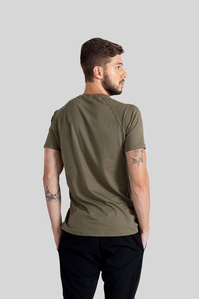 Camiseta Raglan Masculina (Verde Militar) | Ref: K3115-E