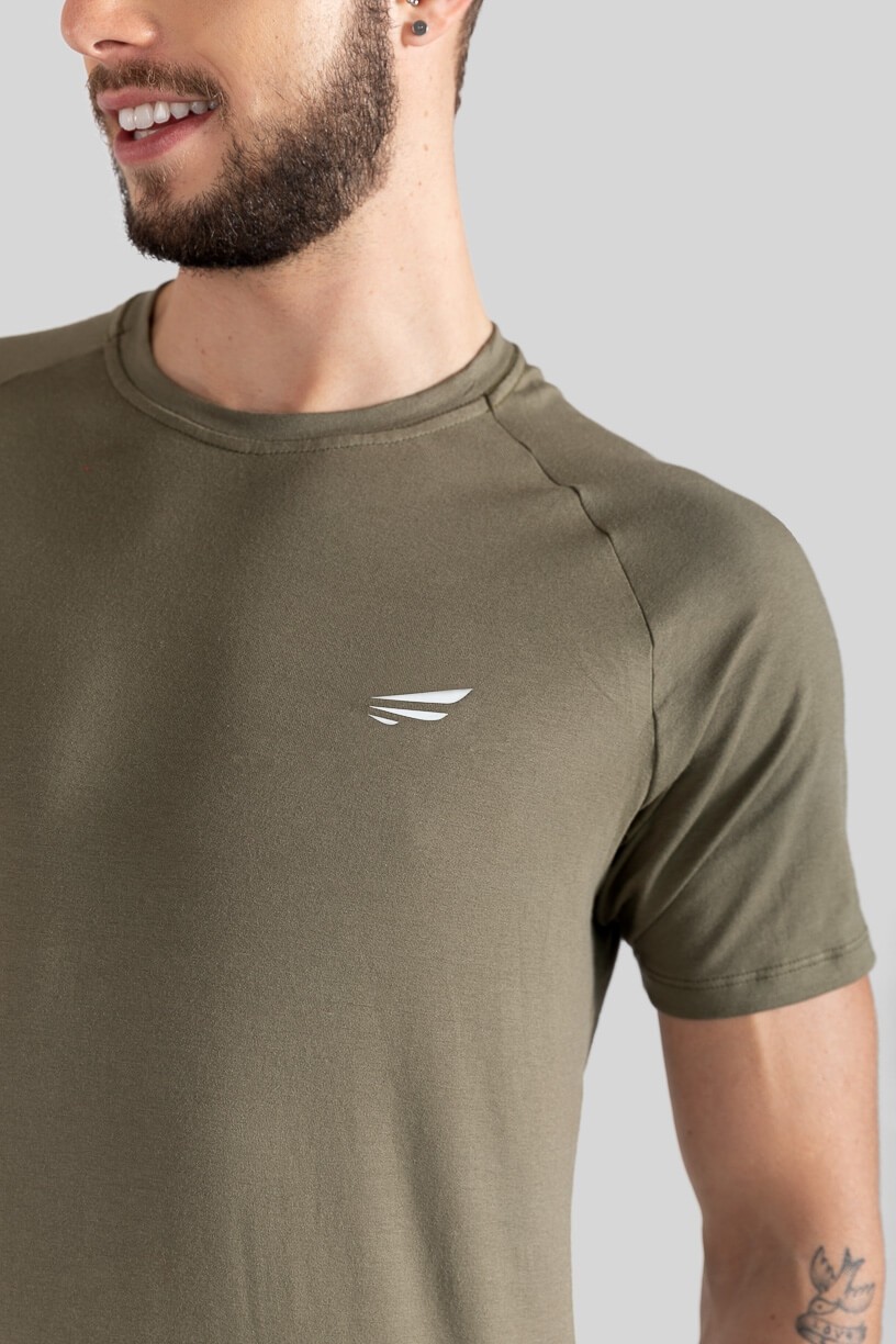 Camiseta Raglan Masculina (Verde Militar) | Ref: K3115-E