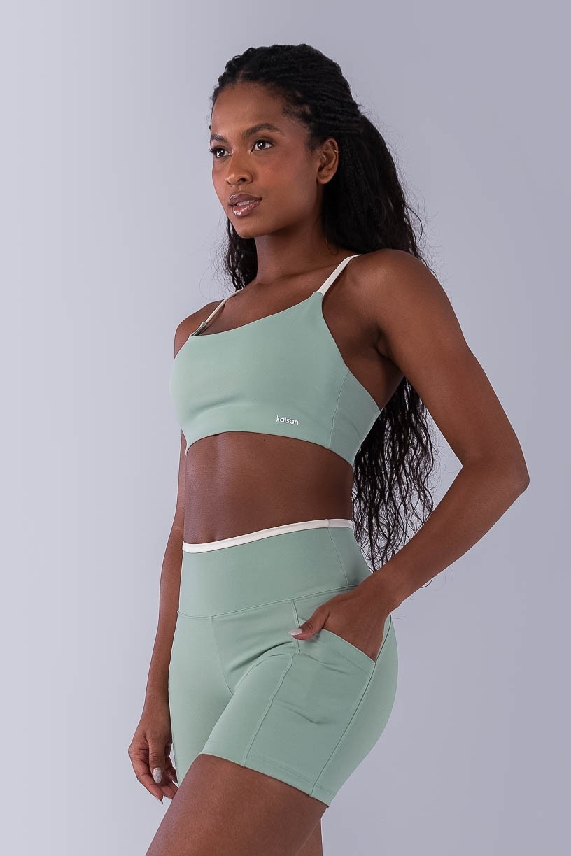 Top com Alças e Tiras Contrastantes (Verde Claro / Off-White) | Ref: K4498-A