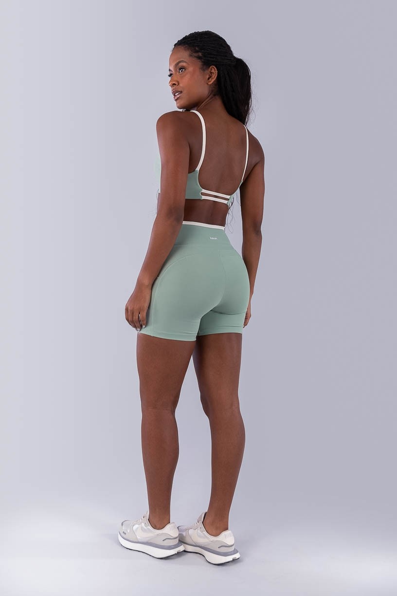 Top com Alças e Tiras Contrastantes (Verde Claro / Off-White) | Ref: K4498-A