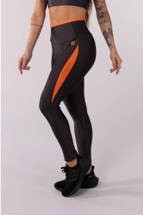 Calça Legging com Recortes Contrastantes (Chumbo / Laranja) | Ref: K3711-A