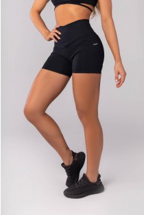 Short com Bolsos e Chapado Cruzado na Cintura (Preto) | Ref: K4150-B