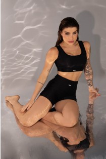 Short Canelado com Bolso no Cós (Preto) | Ref: K4338-A