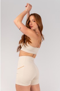 Short sem Cós Aparente e Bolsos (Off-White / Caramelo) | Ref: K4663-A