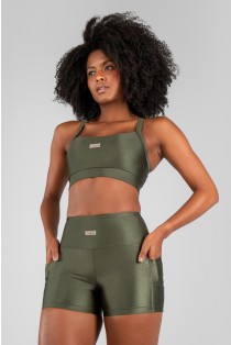 Short com Bolsos Laterais (Verde Militar) | Ref: K4376-C
