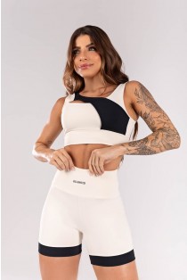 Short Bicolor com Pala (Off-White / Preto) | Ref: K3981-A