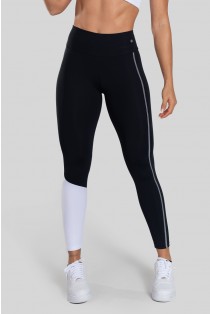 Calça Legging com Recorte Diagonal (Preto / Branco) | Ref: K3125-C