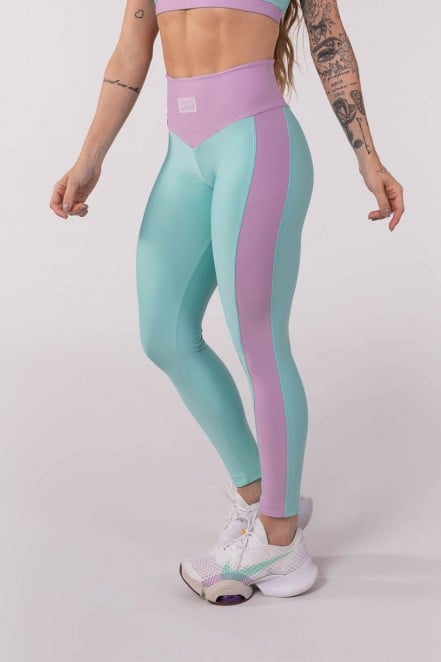 K3796-A_Calca_Legging_com_Cos_em_V_e_Faixas_Laterais_Verde__Lilas__Ref:_K3796-A