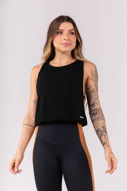 K3920-A_Blusa_com_Aberturas_nas_Costas_Preto__Ref:_K3920-A