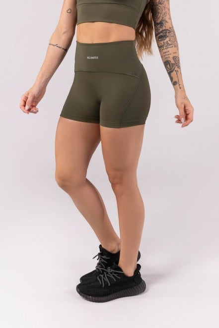 K3928-B_Short_com_Cos_Diferenciado_Verde_Militar__Ref:_K3928-B