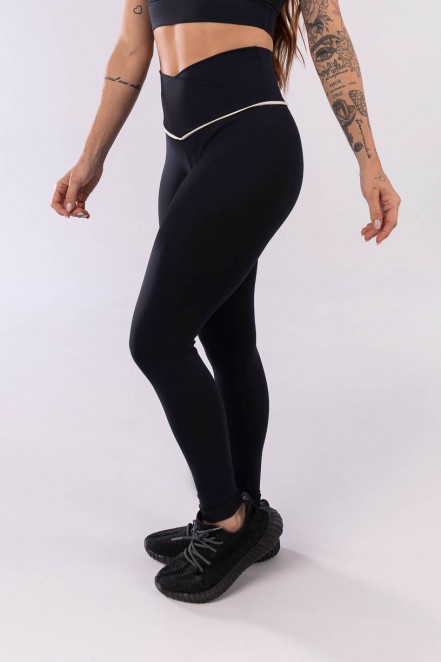 Calça Legging com Faixa no Cós Transpassado (Preto / Off-White) | Ref: K3933-A