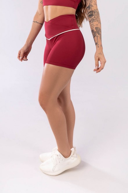 Short com Faixa no Cós Transpassado (Vinho / Off-White) | Ref: K3934-B