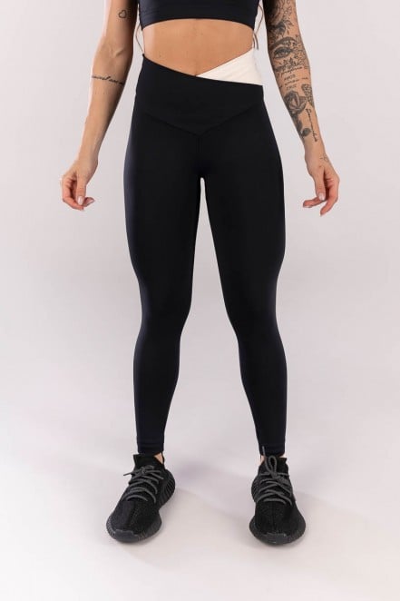 K3961-A_Calca_Legging_com_Cos_Transpassado_e_Vivo_Preto__Off-White__Ref:_K3961-A