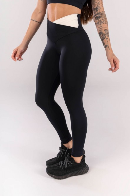 Calça Legging com Cós Transpassado e Vivo (Preto / Off-White) | Ref: K3961-A