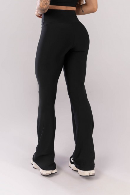 Calça Legging Flare com Cós Transpassado (Preto) | Ref: K3971-A