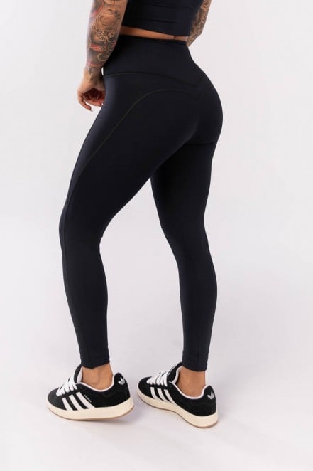 Calça Legging com Recortes e Cobertura (Preto) | Ref: K3992-A