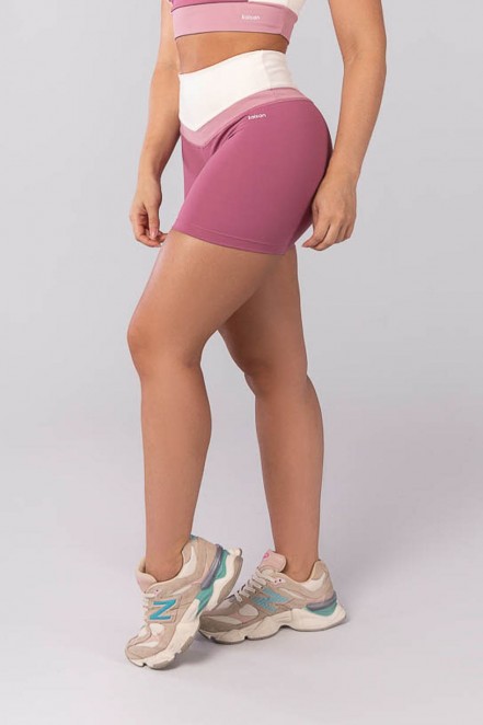 K4109-B_Short_Tricolor_com_Cos_Arredondado_Rose__Rosa_Claro__Off-White__Ref:_K4109-B