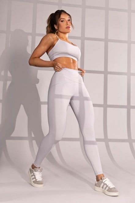 K4135-C_Calca_Legging_com_Recortes_no_Quadril_Cinza_Claro__Ref:_K4135-C