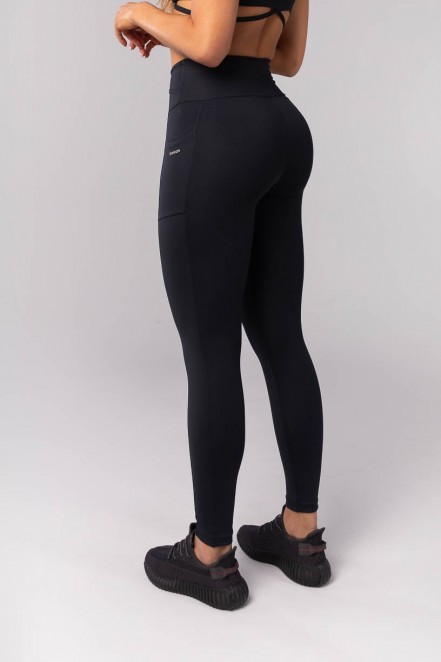 Calça Legging com Bolsos e Chapado Cruzado na Cintura (Preto) | Ref: K4149-B