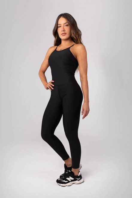 Macacão com Tiras Cruzadas nas Costas (Preto) | Ref: K4137-A