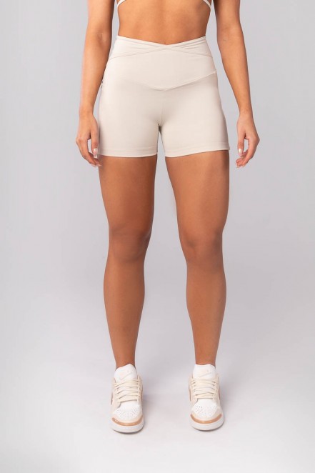 Short com Bolsos e Chapado Cruzado na Cintura (Bege) | Ref: K4150-A