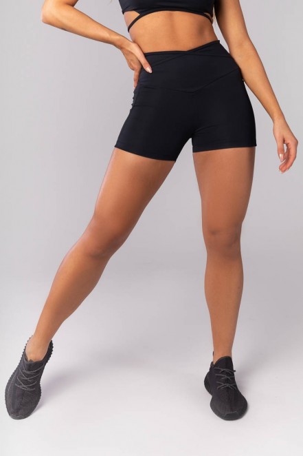 Short com Bolsos e Chapado Cruzado na Cintura (Preto) | Ref: K4150-B