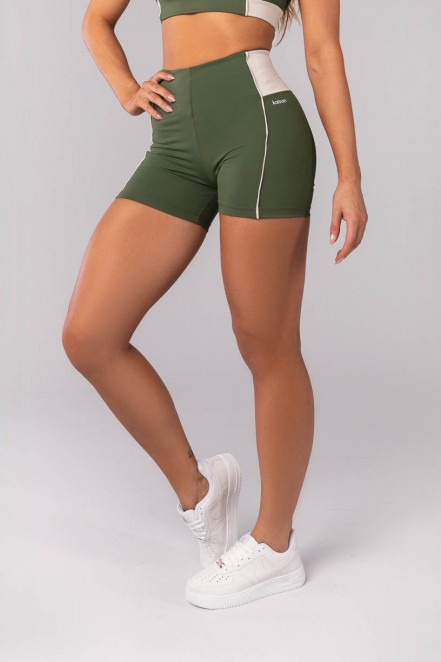 K4164-A_Short_com_Cos_Contrastante_e_Vivo_Verde_Folha__Bege__Ref:_K4164-A