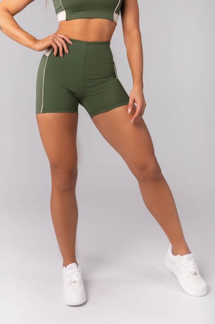 Short com Cós Contrastante e Vivo (Verde Folha / Bege) | Ref: K4164-A