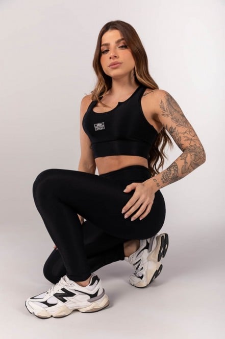 K4248-A_Calca_Legging_Canelada_com_Bolso_no_Cos_Preto__Ref:_K4248-A