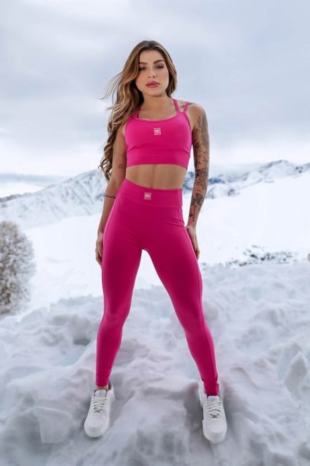 K4266-C_Calca_Legging_com_Recortes_e_Emborrachado_Rosa_Choque__Ref:_K4266-C