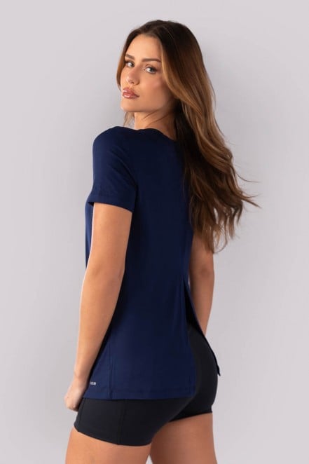 K4410-C_Blusa_com_Fenda_nas_Costas_Azul_Marinho__Ref:_K4410-C