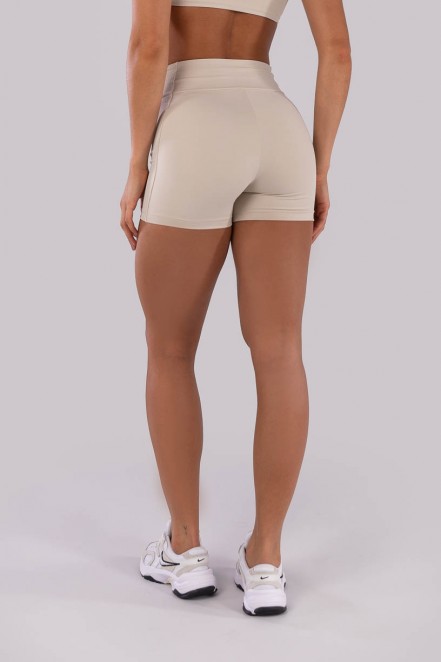 Short com Faixa Lateral (Bege) | Ref: K4537-C